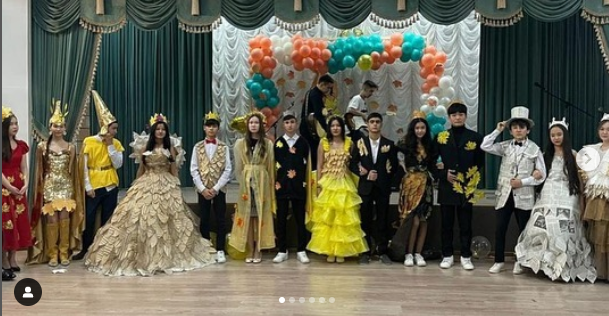 Ағымдағы жылдың қараша айының 16-сы күні 9-10 сынып оқушылары арасында оқушылардың тапқырлығын, шеберлігін бақылау, ұйымшылдыққа, табиғатты сүюге тәбиелеу мақсатында "Күзгі бал" салтанатты іс-шарасы өткізілді.