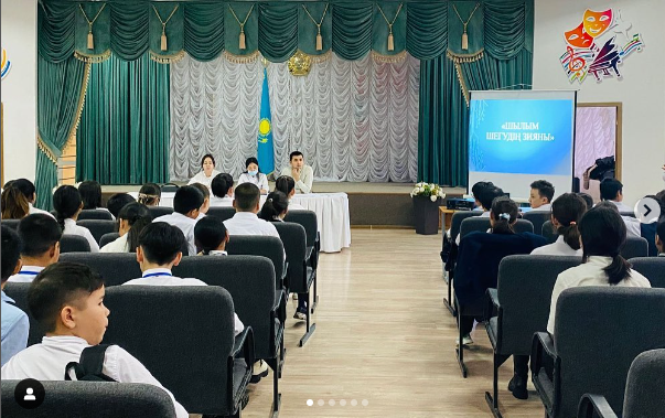5 сынып оқушылармен мектебімізге қарасты №11 поликлинаканың мамандары жасөспірімдер дәрігері Даулбаева А.К.,психолог Алмуратов Н.М., ЗОЖ врач Кудайбергенова А.У. келіп оқушыларымызға "Темекінің зияны" атты алдын алу шараларын жүргізді