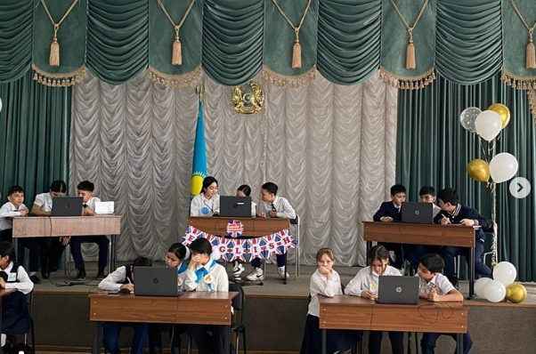 #87 ЖББ мектепте мектепішілік жоспарға сай, "Өзін-өзі басқару" ұйымының білім министрлерінің ұйымдастыруымен үш тұғырлы тіл саясатын ұстана отырып 5-7 сыныптар арасында «Polyglot school» атты үштілді интеллектуалдық сайыс өткізілді.