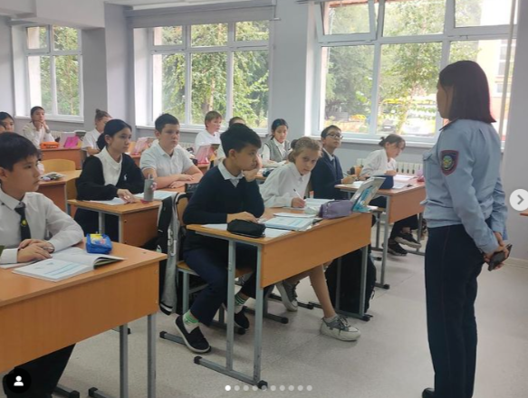 5-7 сынып оқушылары арасында «Жол қауіпсіздігі», «Денсаулық – өз қолыңда», «Түнгі қаладағы балалар», «Біздің сынып өміріндегі сабаққа кешігу мен келмеушілік» тақырыптарында профилактикалық жұмыстар жүргізілді.