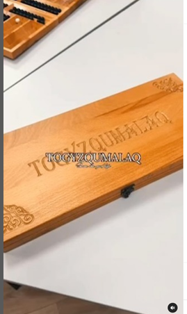 *9 қыркүйек* «Тоғызқұмалақ күніне» орай Гиннес рекордын орнату іс-шарасына қатысты./*9 сентября* «День Тоғызқұмалақ». 9 сентября состоялась блиц-игра между участниками с досками тогызкумалак на стене школы